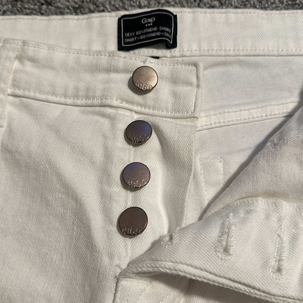 Gap Sexy Boyfriend Shorts - Picture 4 of 5